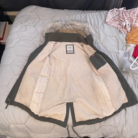 Abercrombie & Fitch Winter Parka Jacket - Picture 5 of 6